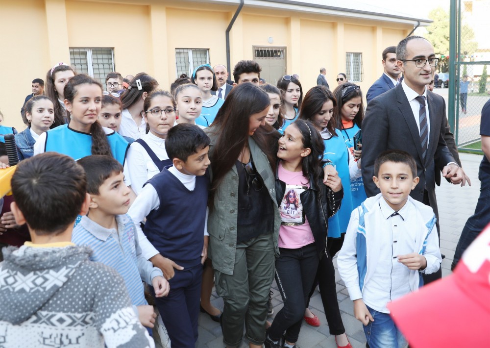 Leyla Əliyeva Bakıda daha 4200 nəfəri sevindirdi - FOTO